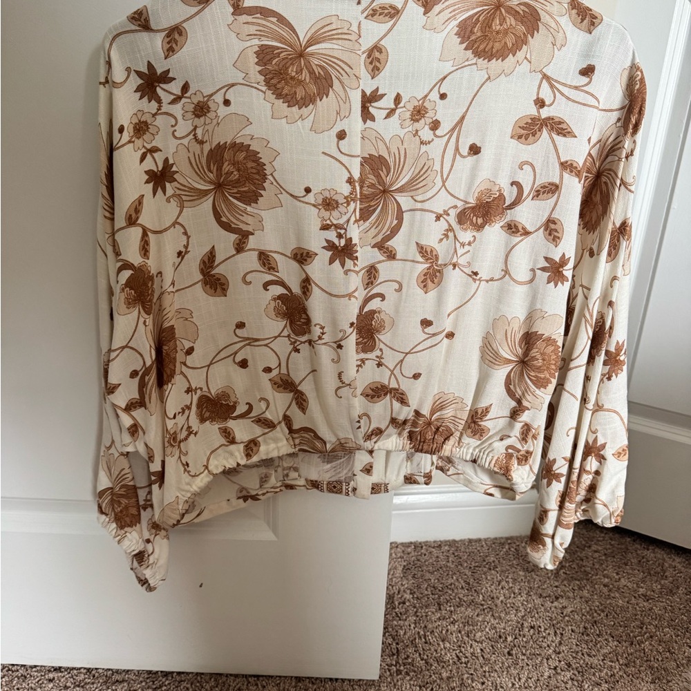 Rose & Olive Women's Floral Cream and Brown Cropped Top Linen size Small - Picture 2 of 3